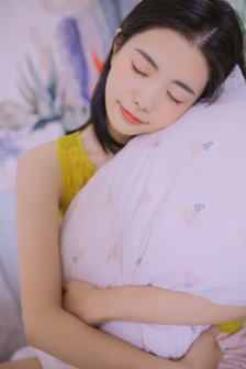 男人一边吃奶一边做爰免费视频